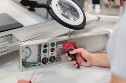 Industriearbeitsplatz ©wiha.jpg