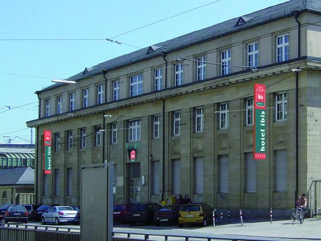 Ibis Hotel Karlsruhe City_Fassade.jpg