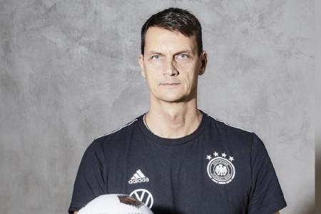 Prof. Dr. Ulf Sobek, seit mehreren Jahren Fitnesstrainer der DFB-Nachwuchsmannschaften und Sportwissenschaftler der Deutschen Hochschule für Prävention & Gesundheitsmanagement (DHfPG), wird ab 1. August 2020 Wissenschaftlicher Leiter & Leiter Athletik, Fitness & Reha bei playr.ai Coaching.