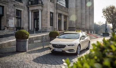 Opel Insignia jetzt auch als Taxi - Neues Taxi-Modell: Der Insignia Sports Tourer bereichert ab sofort – ebenso wie sein Bruder Insignia Country Tourer – das große Taxi-Angebot von Opel ab Werk