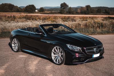 Starkes Luxus-Cabrio mit feinem Schuhwerk - Deville am Mercedes-AMG S 63