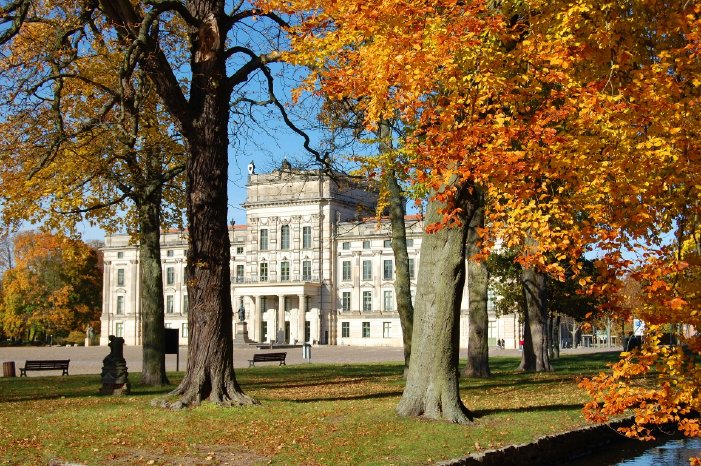 Schloss Ludwigslust im Herbst_Foto_Tourimsusverband Mecklenburg-Schwerin.JPG