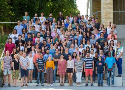115 Teilnehmerinnen und Teilnehmer des Internationalen Sommersprachkurses lernen Deutsch an der Hochschule Osnabrück / Foto: Christa Henke