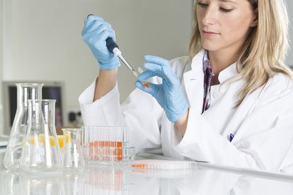 Fotolia_Pipettieren.jpg