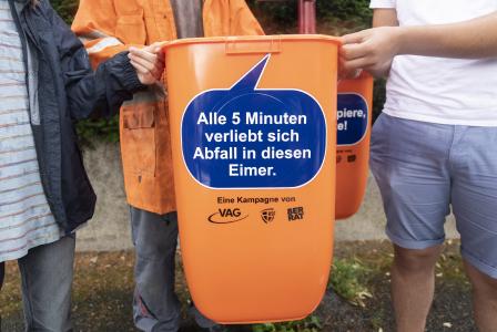 Freche Sprüche für Sauberkeit: Schülerinnen und Schüler des 8er-Rats, VAG und ASF starten Kampagne (Quelle: VAG)