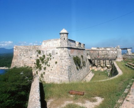 avenTOURa-Santiago-de-Cuba-Castillo-de-Morro-San-Pedro-kl.jpg