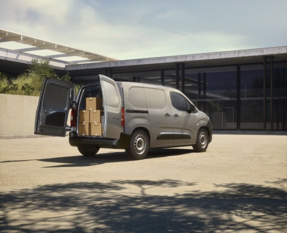 peugeot-e-partner-active-2606cgi-007-fr-IHRS2P.jpg