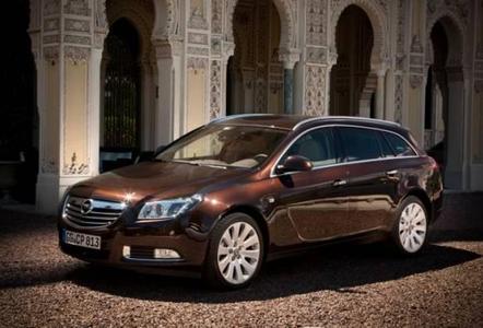 Opel bietet beim Topmodell Insignia den durch die Aktion Gesunder Rücken e.V. ausgezeichneten Premiumsitz in Lederausstattung mit Sitzventilation für den Fahrer an