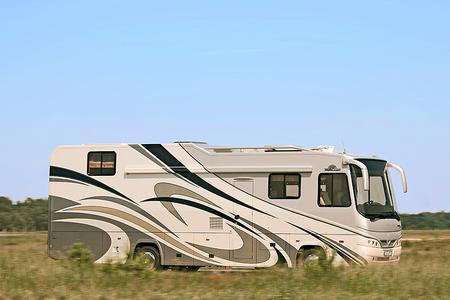 VARIO Perfect 1050 SH mit hydraulisch ausfahrbaren Erkern und Garage