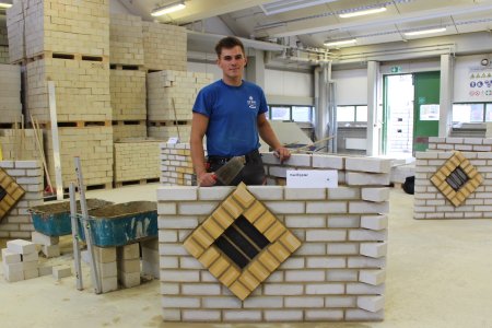 Kai Eppler aus Frohnstetten ist der 1. Kammersieger bei den Maurern. Seine Ausbildung hat der 21-Jährige bei der Decker GmbH in Nusplingen gemacht / Bildrechte: Handwerkskammer Reutlingen