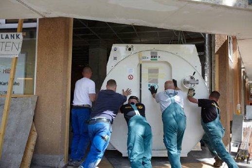 Druckkammer Karlsruhe Einzug Mai 2012.jpg