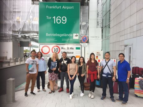 20180711 Foto Erste Pflegekräfte und ihre Ausbilder aus den Philippinen in Deutschland angekomme.JPG