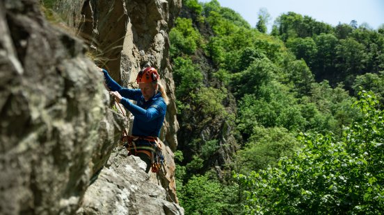 Ühlingen-Birkendorf_Jaspers_Klettern_Schwedenfelsen © Lorenz Guggenberger_Schwarzwald Touri.jpg