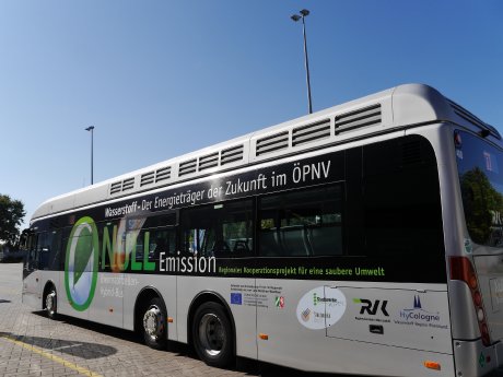 2016_09_07_Brennstoffzellenbusse_bei_ESWE_Verkehr (1).JPG
