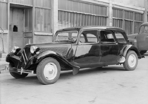 med_TractionAvant111954[1].jpg