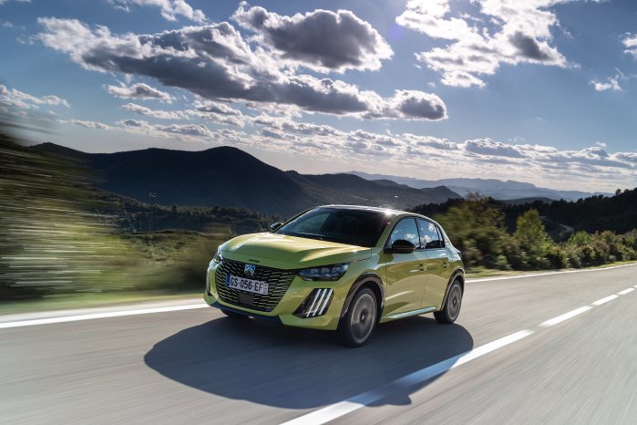 PEUGEOT208AguedaGelb.jpg