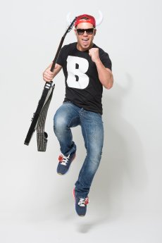 Lorenz Büffel (c) skymusic Künstler & Eventmanagement GmbH.jpg