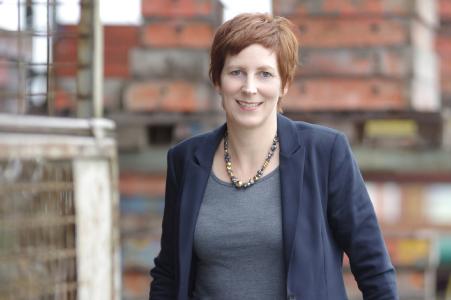 Michaela Dettmann, Geschäftsführerin der Anton Steininger GmbH, beweist mit ihrem Projekt, dass sich die Azubisuche in Tschechien für bayerische Unternehmen lohnen kann. Foto: obx-news/Benjamin Franz