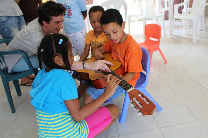 GET-GAP-Year-Volunteering-Praktikum-Dominikanisch-Republik-Projekt-Kinder-Musik (1).jpg