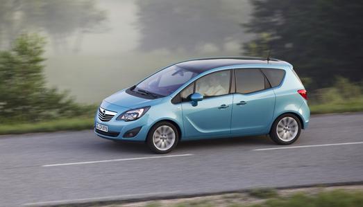 Opel stellt schnell und unbürokratisch Fahrzeuge für Flutopfer zur Verfügung (Bild: Adam Opel AG)