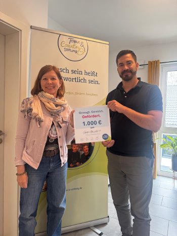 Übergabe Chancen Leben geben.jpg