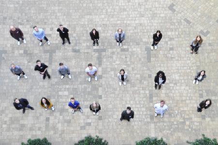 Neuer Ausbildungsjahrgang startete bei der uniVersa/ Foto: uniVersa