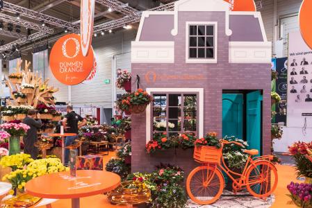 Das holländische Haus vom Dümmen Orange Messestand ist auch Teil der neu angelegten Trendgärten