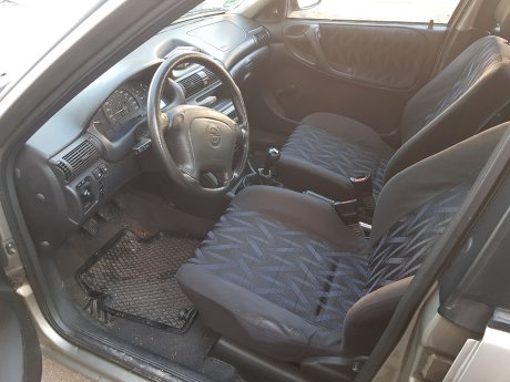 Vertragsunterzeichnung direkt vor Ort beim Auto Verkaufen in Menden.jpg