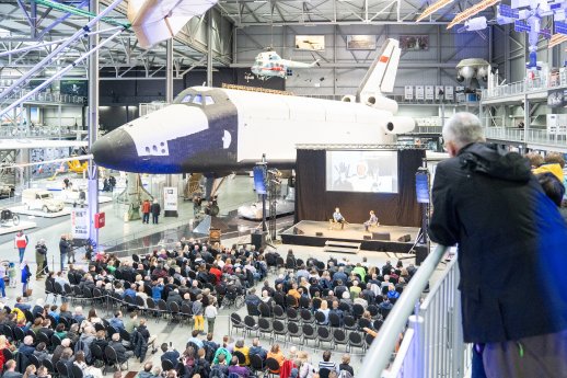 15 Jahre Apollo and Beyond mit Ulf Merbold und Matthias Maurer (6).JPG