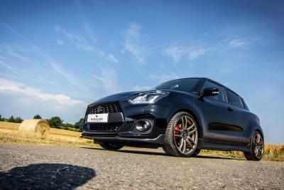 Barracuda Racing Wheels Europe: Kraftzwerg auf schicken Barracudas: Shoxx am Suzuki Swift Sport