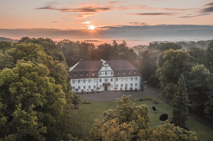 Wald & Schlosshotel Friedrichsruhe ©TMBW Black Forest Production GmbH (12).jpg