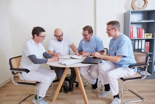 Klinik Oeschelbronn Leitende Aerzte.png