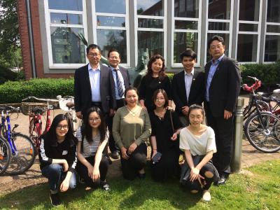 Die Delegationsmitglieder aus Shanghai trafen sich mit den ECNU-Studierenden, die ein Austauschjahr an der Hochschule Bremen verbringen