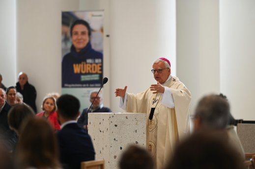 Erzbischof Koch eröffnet die Renovabis Pfingstaktion zum Thema 'Voll der Würde'..jpg