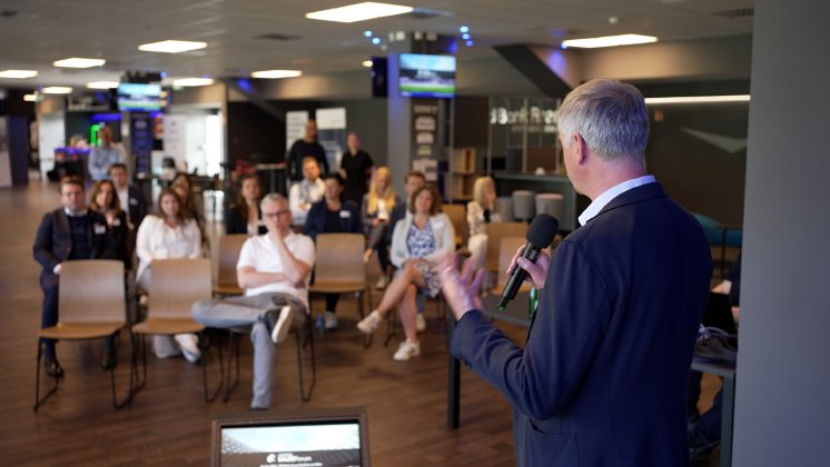 SalesForum Highlight.00_08_10_22.Standbild016.jpg