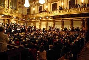 Matthias Georg Kendlinger mit seinen K&K Philharmonikern - hier im Wiener Musikverein .jpg