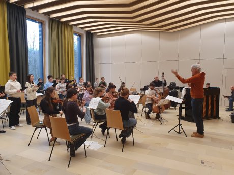 Einblick in die gemeinsamen Proben der Aurelius Sängerknaben mit dem Schwäbischen Jugendsinfonie.jpg