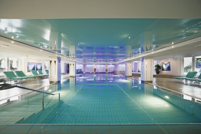 ELYSEUM Wellness & Spa - Totale Pool - GRAND ELYSEE Hamburg.jpg