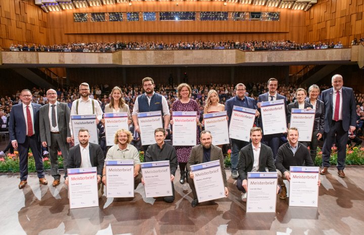 Handwerkskammer Mannheim feiert die neuen Meisterinnen und Meister des Jahrgangs 2024