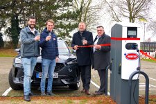 (von links): Pim Groot Obbink (Projektmanager Messe Kalkar),  Lars Kuster (Kuster Energy), Dr. Bruno Ketteler (Wirtschaftsförderer Stadt Kalkar), Han Groot Obbink (Geschäftsführer Wunderland Kalkar/Messe Kalkar)