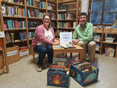 Urkundenübergabe Bücherei Klappentext.jpg