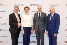 Prof. Dr. med. Peter Flachenecker, Dr. Daniela Späth-Zöllner, Steffen Bilger und Adam Michel.