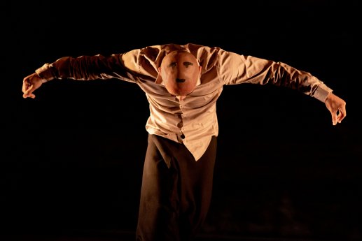 chotto desh von Akram Khan ©Camilla Greenwell (5).jpg