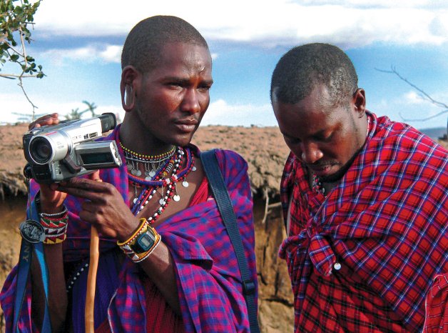 kenya_masai_mara_21stC_tribesmen.jpg