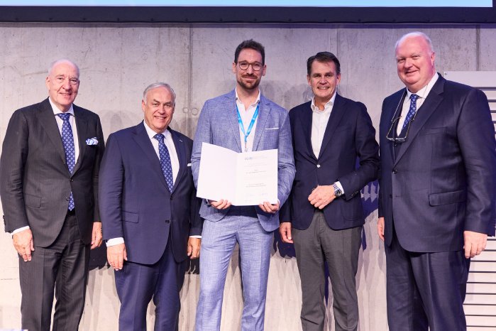 DKOU_2025_Franz_Alexander_Rehabilitationsforschung Preis_DGOU.jpg