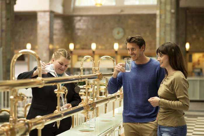 Beratung Heilwasser (c) Bayer. Staatsbad Bad Kissingen GmbH Foto Ingo Peters1.jpg