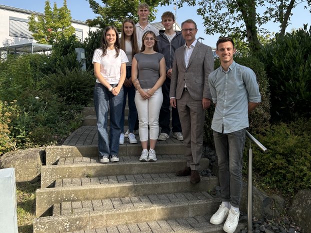 LR_neue Azubis 2025.jpg