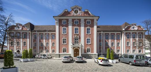 Seit April ist Schloss Meersburg am Bodensee nach rund sechsmonatigen Renovierungsarbeiten wieder für die Öffentlichkeit zugänglich (Foto: Caparol Farben Lacke Bautenschutz/Martin Duckek)