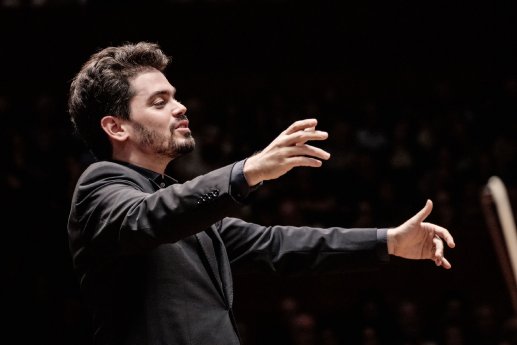 Shani_Lahav_Conducting12_Borggreve_Marco.jpeg