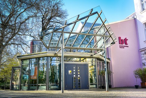 BT_Haupteingang_Grosses Haus_(c)_BT.jpg